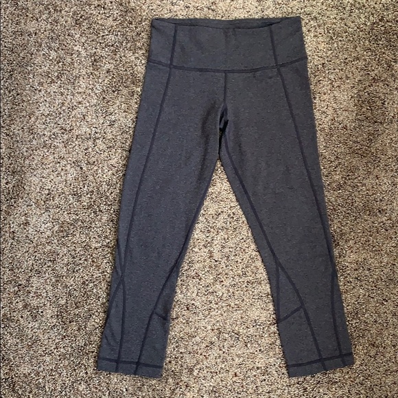Lululemon Wunder Under Crop 21” - Size 4 - Picture 1 of 6
